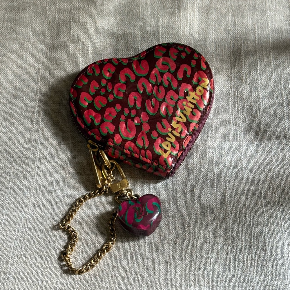 LOUIS VUITTON Stephen Sprouse Leopard Graffiti Monogram Vernis Heart Coin Purse